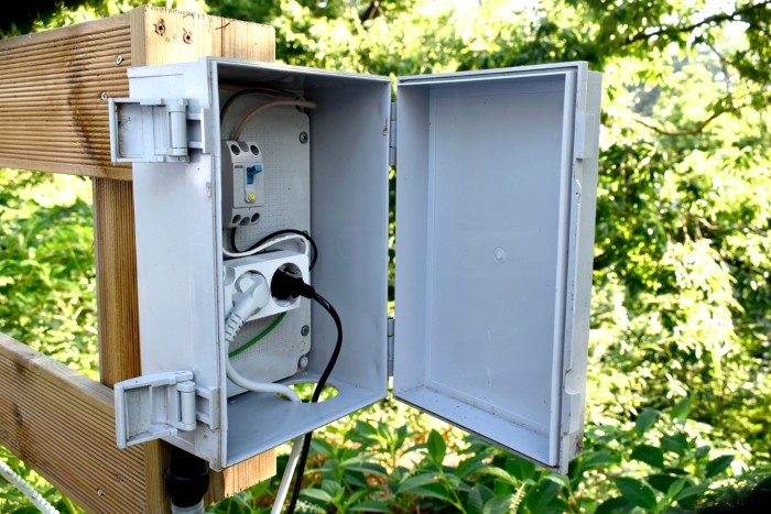 Choosing the Right Outdoor Electrical Box： A Guide to Safe and Secure Installations