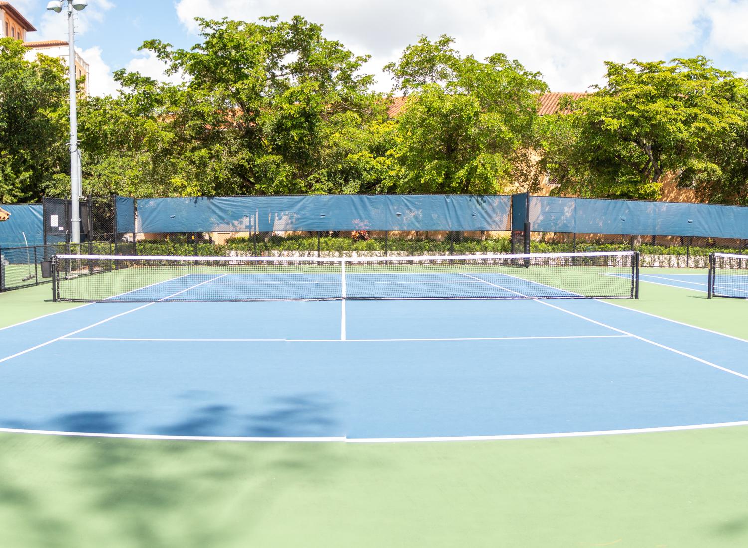 Salvadore Tennis Center: Clay & Grass Courts, Affordable Rates