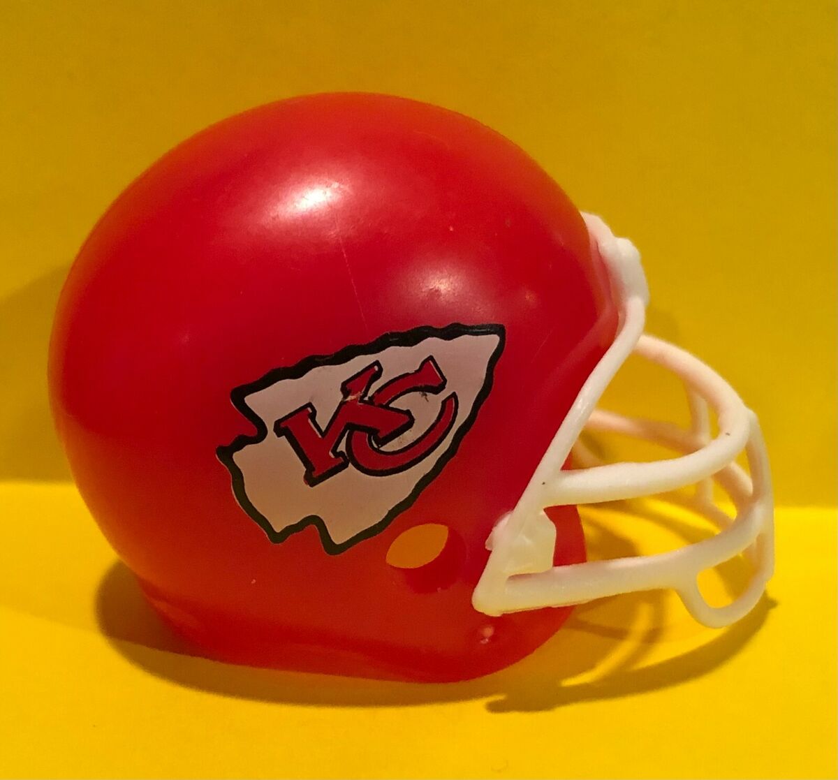 Shop Authentic Mini Football Helmets for NFL Fans – Top Picks & Collectibles