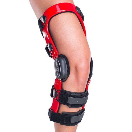 weight of knee brace football