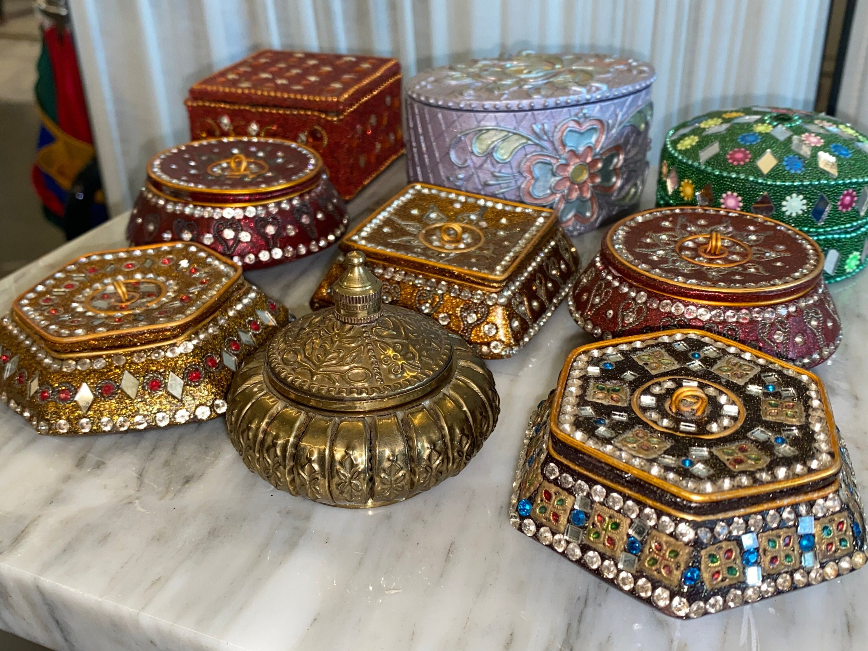 Explore Unique Trinket Boxes: Perfect for Jewelry, Gifts, and Collectibles