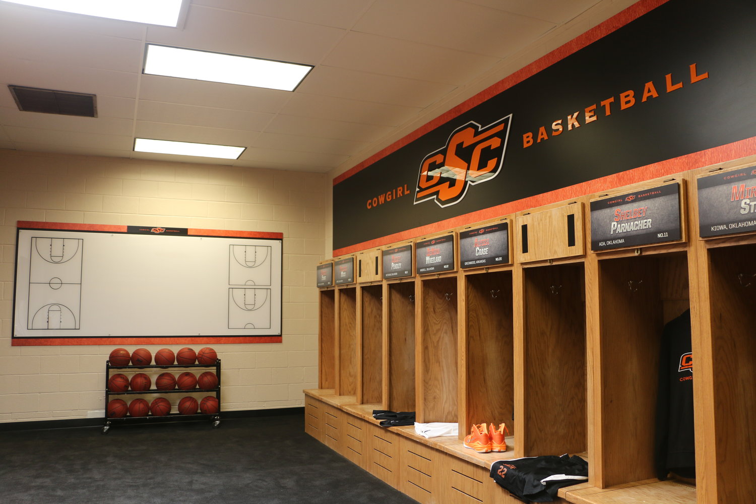 Transform Your Basketball Locker Room with These Neutral Paint Color Ideas