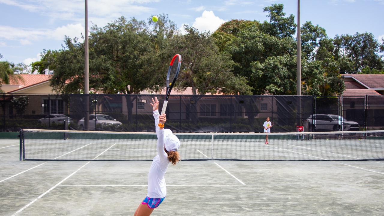 Salvadore Tennis Center: Clay & Grass Courts, Affordable Rates