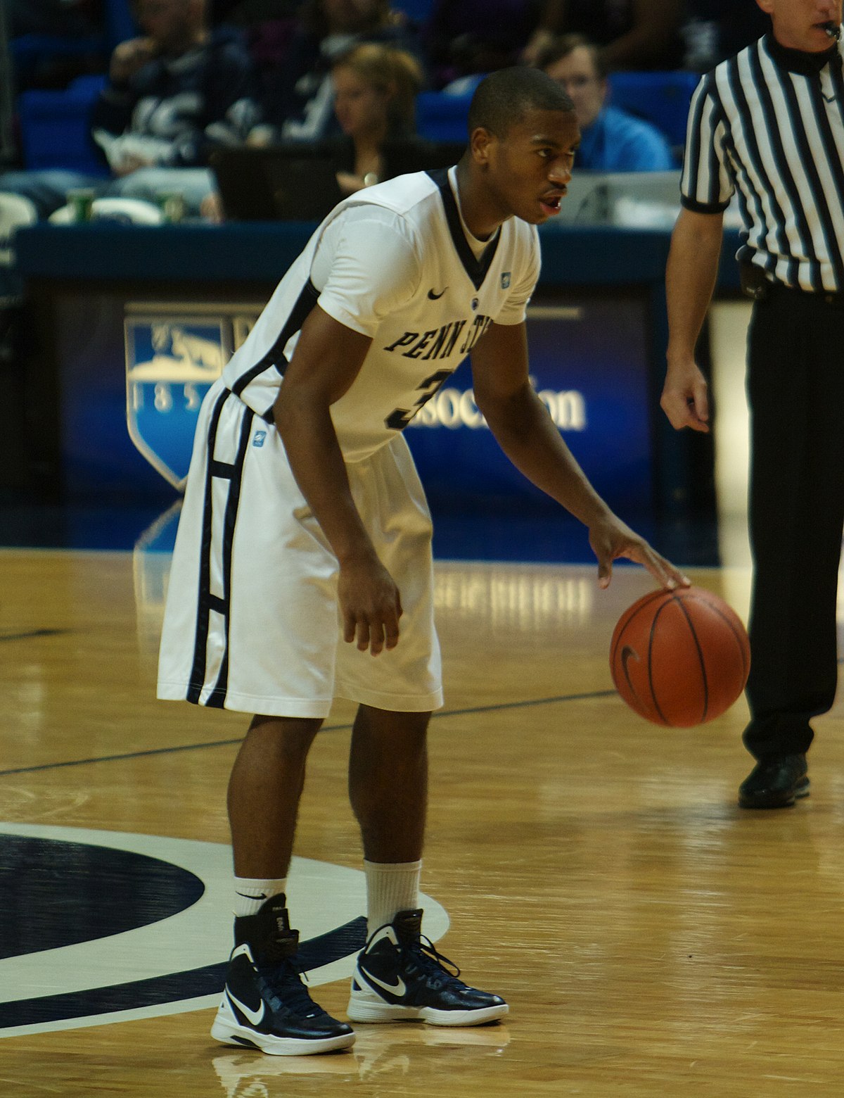 trey lewis basketball