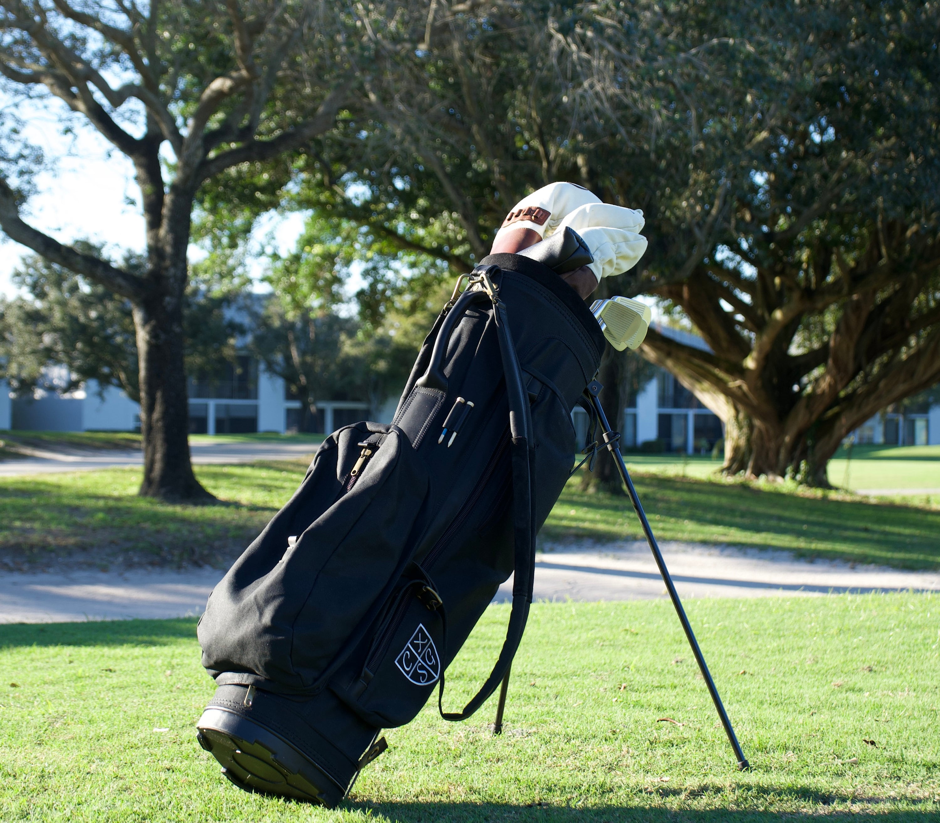 Cool Vintage Golf Bags That Make You Stand Out on Course