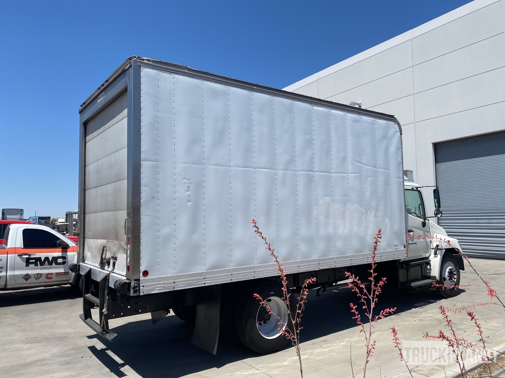 2005 Hino 28 ft Box Truck: Specs, Price, and Where to Buy