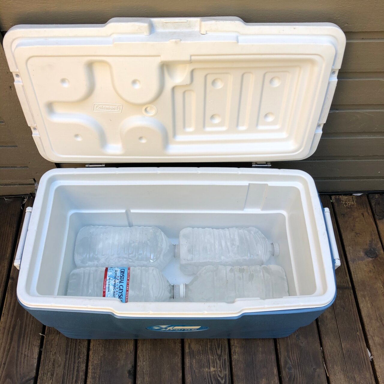 How to choose a cool box? Simple tips to keep your food and drinks cold.