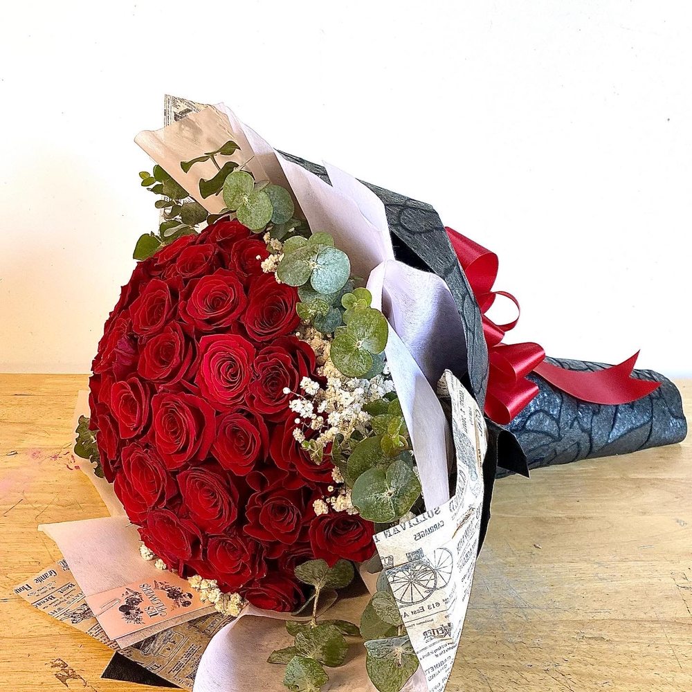 Best Place for Red Roses in a Box Elk Grove CA: See Our Top Picks and Customer Reviews