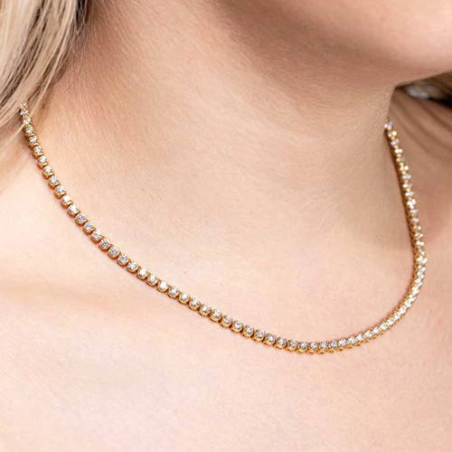 Gold tennis necklace: whats the best type to buy? Check this buying guide.