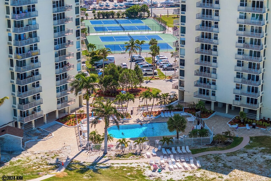 Estero Beach and Tennis Club: Your Ultimate Guide to Fun in the Sun and Tennis Action!