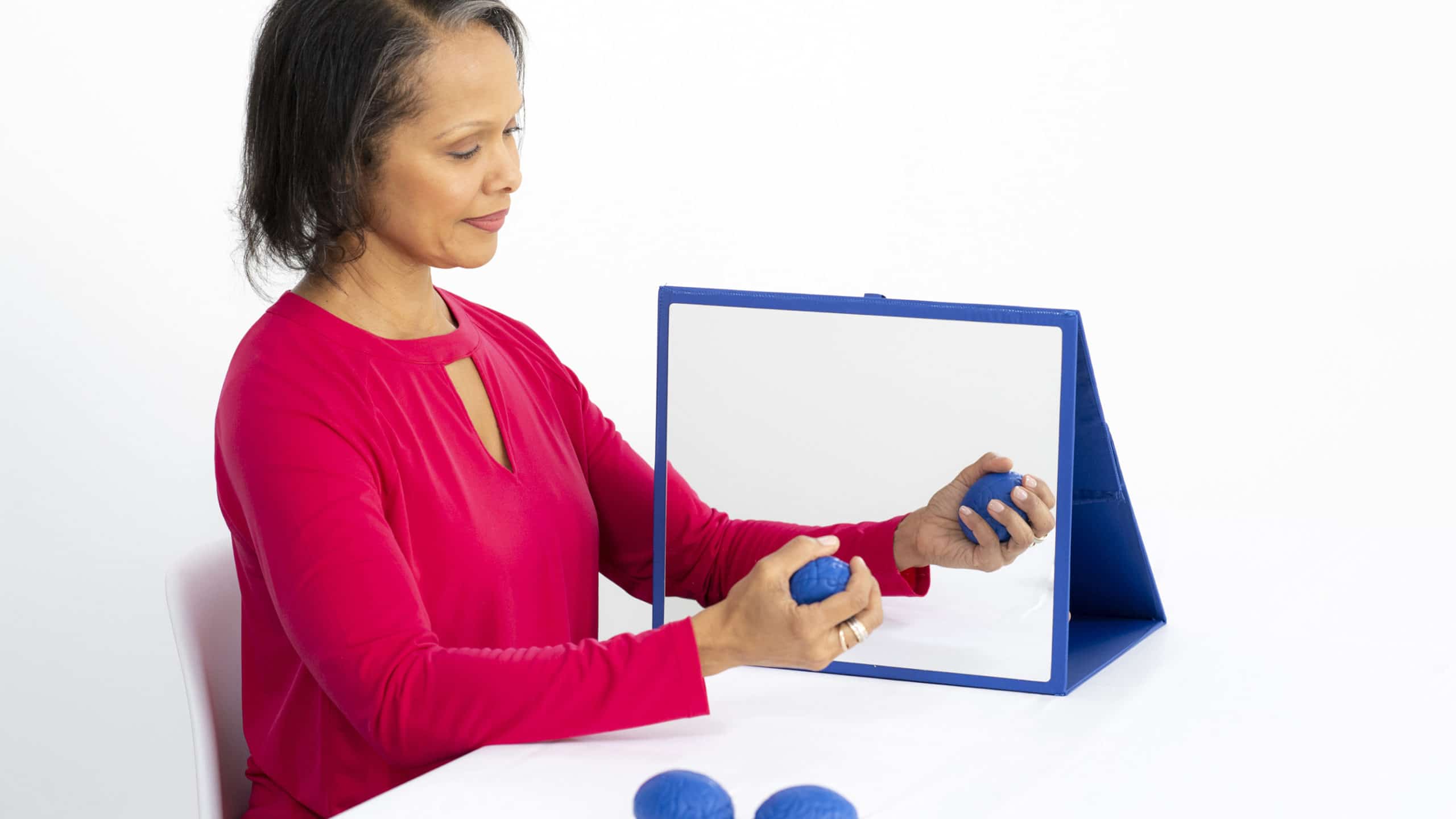 Mirror Box Therapy: What Is It and How Does It Work for Pain Relief?